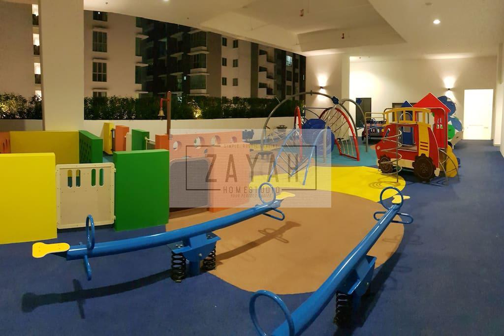 Zayah Homestudio Near Bukit Jalil / Mines Seri Kembangan Esterno foto