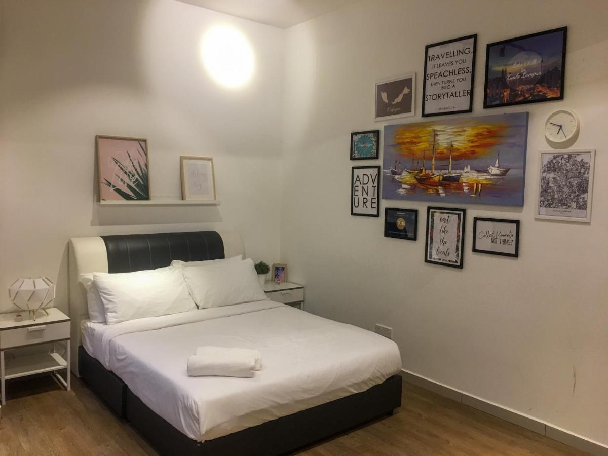 Zayah Homestudio Near Bukit Jalil / Mines Seri Kembangan Esterno foto