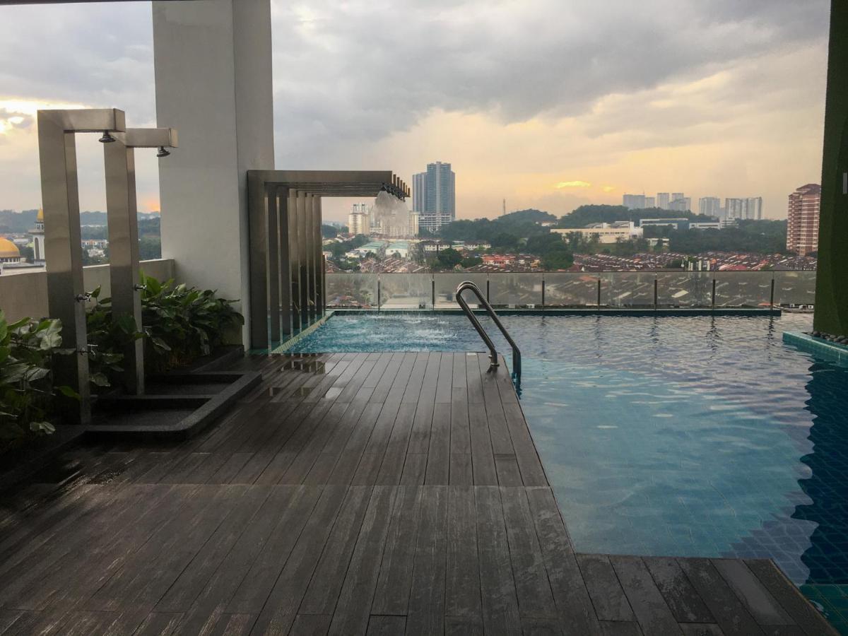 Zayah Homestudio Near Bukit Jalil / Mines Seri Kembangan Esterno foto